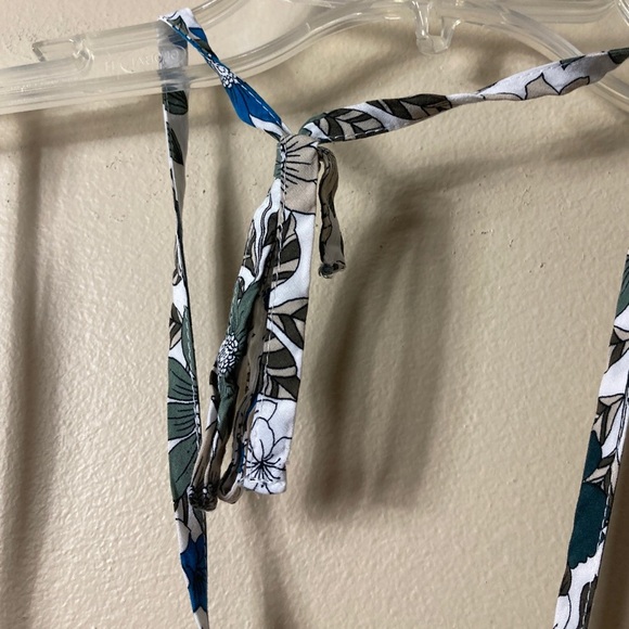 Loft Beach Blue Floral Halter Neck Romper - Picture 6 of 7